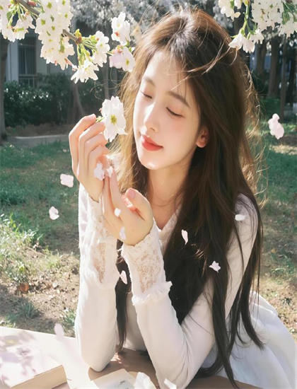 观影秘籍：《靓女差馆》的理解象征意义与隐喻手法 助你获得专业视角